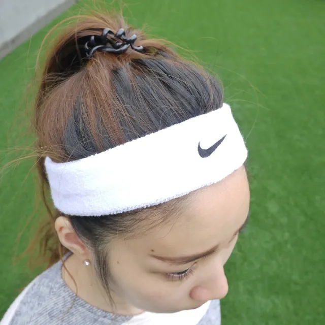 Nike 耐吉 髮帶swoosh Headband 運動男女款頭帶毛巾布吸汗戶外網球休閒穿搭白黑 Nnn0710 1os Momo購物網