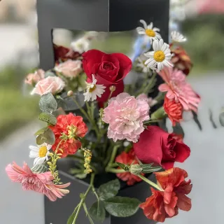 【Flower Plus】紅袖添香  直立式鮮花禮盒(鮮花)