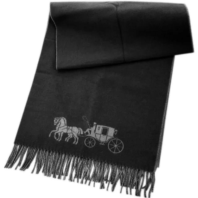 【COACH】黑灰馬車LOGO寬版義大利製羊毛流蘇圍巾