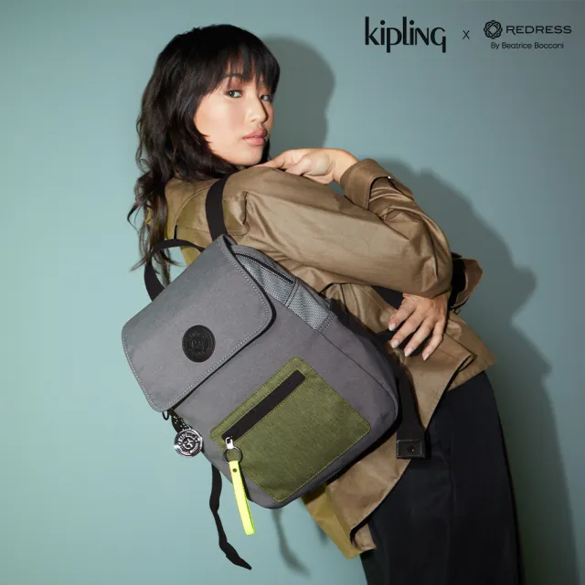 【KIPLING】Kipling x REDRESS法蘭絨灰拼接戶外型後背包-SARAVA