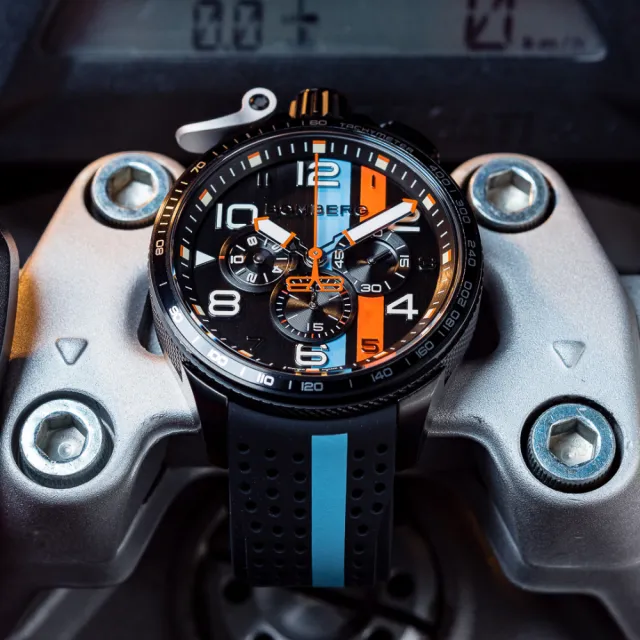 【BOMBERG】BOLT-68 系列 黑色XL復古賽車計時碼錶