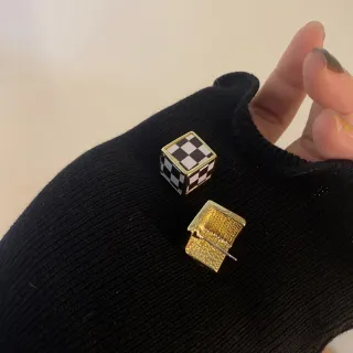【INES】韓國設計S925銀針復古立體黑白棋盤格造型耳環(S925銀針耳環 黑白耳環 棋盤格耳環)