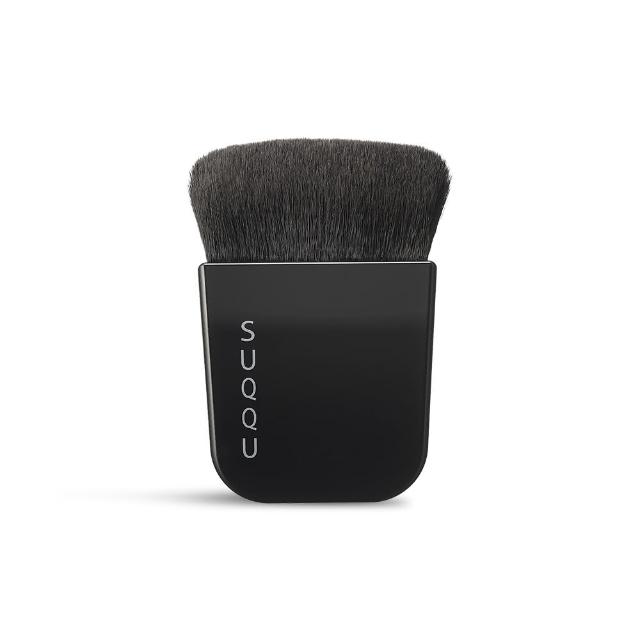 SUQQU 晶采艷澤粉底刷 SUQQU 晶採艷澤粉底刷為日本專櫃正品,專為粉底液/霜設計,適用於臉部肌膚。刷頭柔軟均勻,能輕柔上妝,打造自然透亮底妝。規格為132mm*104mm*15mm,儲存期限為5年,有效期限請詳見產品包裝標示。適合各種膚質使用,是化妝時不可或缺的專業工具。