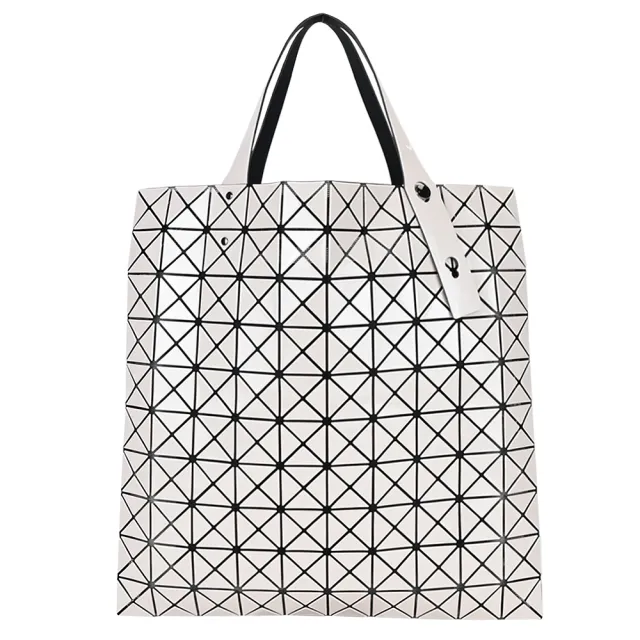 ISSEY MIYAKE 三宅一生】BAOBAO 10x10光澤感亮面肩背包(任選) - momo