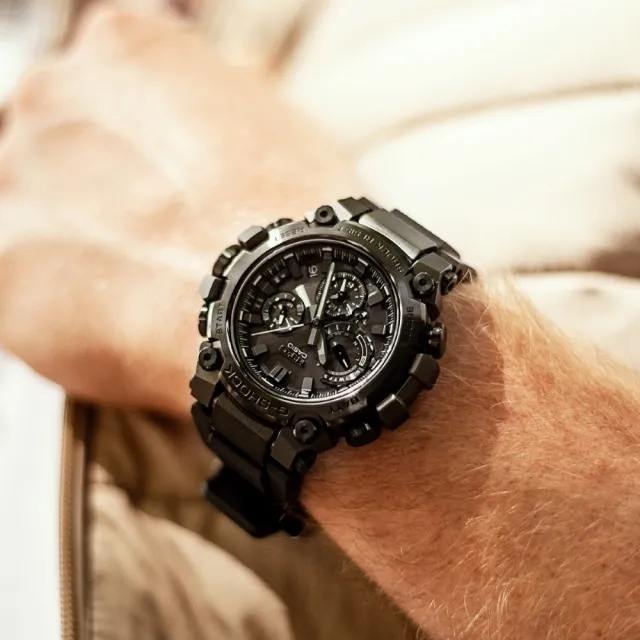 【CASIO 卡西歐】G-SHOCK 電波 藍牙 太陽能電力 雙重核心防護 黑灰(MTG-B3000B-1A)