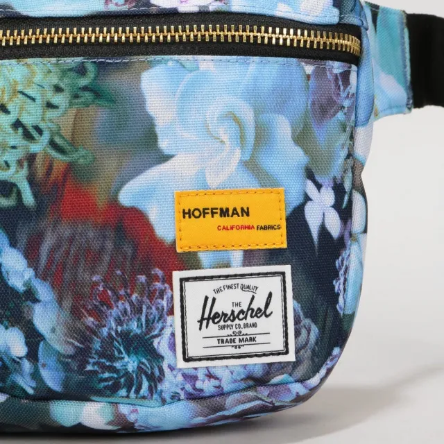 【Herschel】Fifteen Hoffman 聯名款 冬天 花卉圖騰 金屬拉鍊 旅行 女生 小型 側包 胸包 斜包 小包 腰包