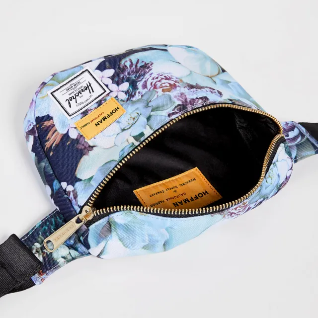 【Herschel】雙11 Fifteen Hoffman 聯名款 冬天 花卉圖騰 金屬拉鍊 旅行 女生 小型 側包 胸包  