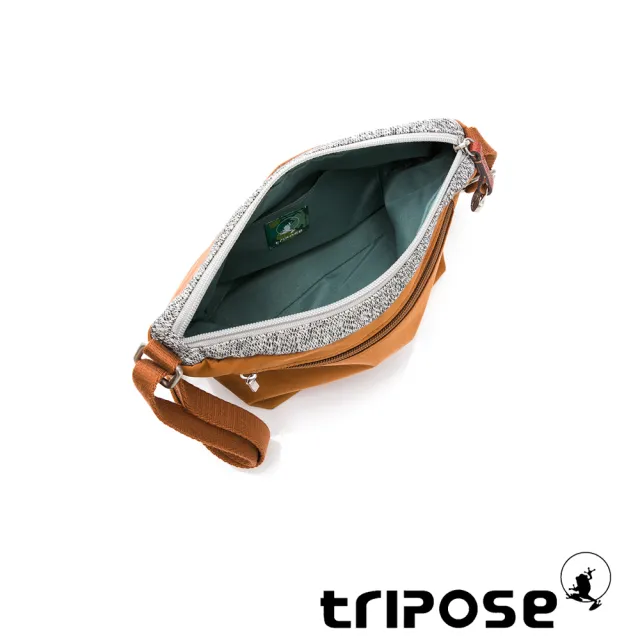 【tripose】漫遊系列三角斜背包(稻禾駝)