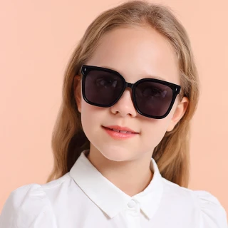 【ALEGANT】童樂時尚斑馬黑兒童專用輕量矽膠彈性太陽眼鏡(UV400方框偏光墨鏡)