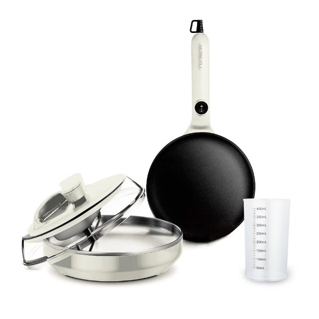  FURIMORI富力森 FU-C360 鬆餅機，專為家庭烘焙設計，110V/60Hz 電壓，消耗功率600~700W，輕巧尺寸30.1x23.7x17.9cm（含麵糊攪拌盒），僅1.48kg 重量，便於收納。中國製造，BSMI許可字號R35752，享有1年保固。非黏鍋面快速加熱，製作鬆軟鬆餅輕鬆簡單，適合早餐或下午茶，享受專業級烘焙樂趣。 