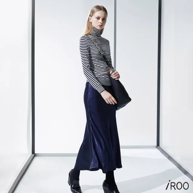 【iROO】垂墜感經典時尚長裙