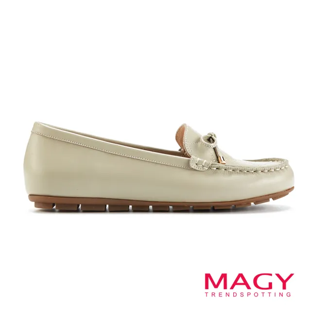 【MAGY】菱格紋縫線真皮平底休閒鞋(灰色)