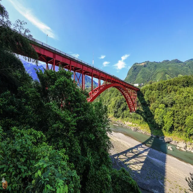 【拉拉山富仙境渡假趣】超殺限量★平日升等四人房含早(暑假平日-不加價)