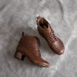 【Vecchio】真皮短靴 粗跟短靴 縷空短靴/全真皮頭層牛皮復古縷空寬楦粗跟短靴(棕)