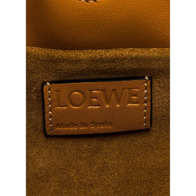 【LOEWE 羅威】FLAMENCO NANO款  抽繩包 納帕小牛皮 手拿包 斜背包(今年最夯小廢包)