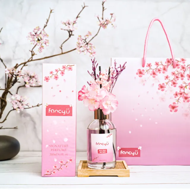 【FANCY U】櫻花滿天星限定擴香瓶 200ml 2入組+禮品提袋 1入組(交換禮物 禮品 禮物 擴香禮盒)