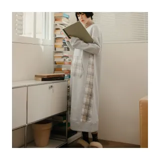 【OB 嚴選】率性格紋拼接落肩保暖長洋裝 《DA9503》