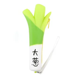 【Sayaka 紗彌佳】筆袋 小物包   筆袋 小物包 日系創意KUSO植物系列大蔥造型矽膠多功能包