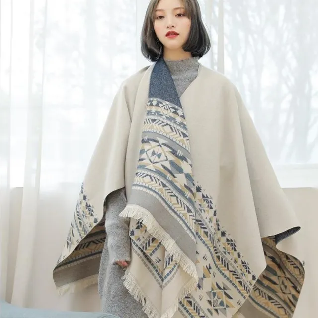 【Emi 艾迷】民族風披風斗篷流蘇圍巾 雙面仿羊絨保暖大斗篷(冬日保暖 年節出遊 新年)