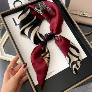 【JC Collection】☆台灣現貨☆氣質斑馬圖案純蠶絲柔軟方巾絲巾｜四季百搭