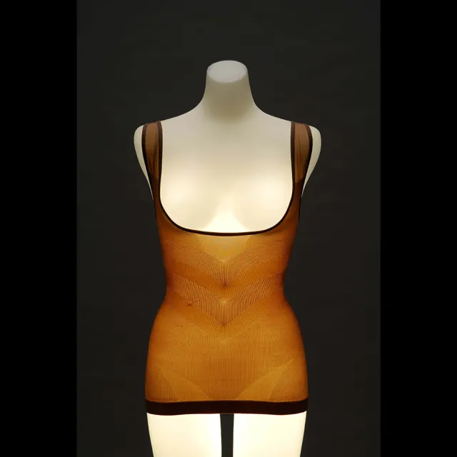 【ADVANCING】笠原巖研發 V型開胸展背舒壓美姿衣1件(日本原裝進口 塑身 舒壓 美胸 美姿  體態 線條 調整衣)