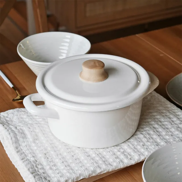 【吉來家】日本富士琺瑯~簡約系列雙耳調理鍋18cm-附蓋★送德國蒜碎器(輕量化/導熱快速/不沾色沾味)