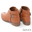 【DIANA】3.5 cm質感牛皮素面金屬皮帶釦飾側拉鍊德比短靴-經典復古(焦糖棕)