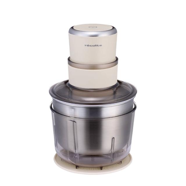  recolte 麗克特 RCP-6 食物調理機，來自日本知名品牌，專為現代廚房設計的不含雙酚A安全材質，配備雙杯組（1000ml 不鏽鋼調理壺），輕鬆打果汁、揉麵團、打發奶油等多功能料理。300W 強力馬達，304 不鏽鋼刀頭耐用鋒利，操作簡單適合新手。尺寸小巧（W170xD170xH235mm），重量僅1.4kg，110V 電壓適用臺灣，含一年保固及豐富配件（如揉捏配件、打發配件、清潔刷、27道食譜）。無論果汁、醬料或甜點，都能快速完成，健康料理從 RCP-6 開始！ 