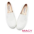 【MAGY】全真皮素面菱格壓紋厚底休閒鞋(白色)