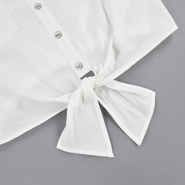 【ILEY 伊蕾】法式甜美領口拼接蕾絲短版純棉上衣(白色；M-XL；1232021046)
