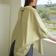 【OUWEY 歐薇】時尚寬鬆蝙蝠袖後背鏤空外套(卡其色；S-M；3232164058)