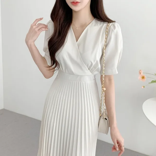 【baibeauty 白鳥麗子】溫柔素色後綁帶V領百摺短袖洋裝(連身裙)