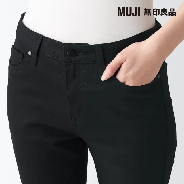 【MUJI 無印良品】女有機棉混超彈力丹寧窄版褲(黑色)