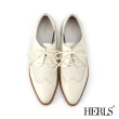 【HERLS】德比鞋-全真皮沖孔翼紋尖頭低跟德比鞋(米白色)