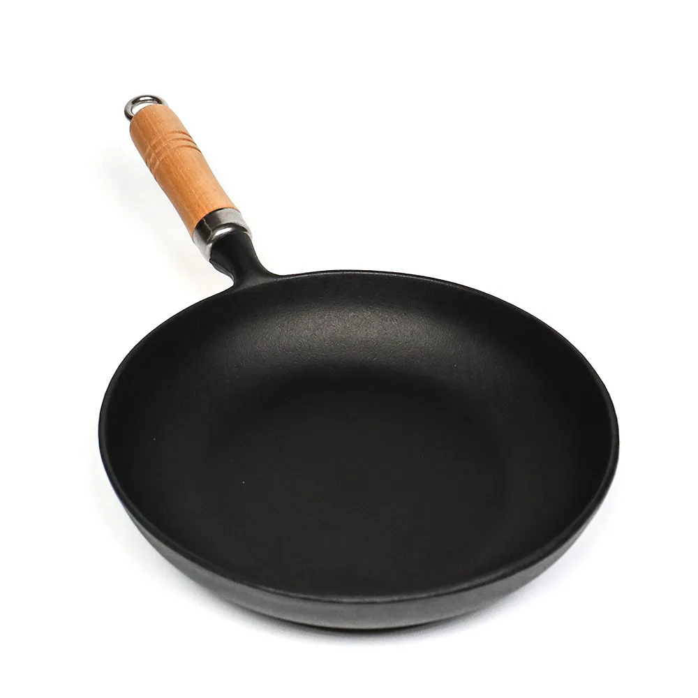 【福介商店】日本鑄鐵鍋南部鐵器 岩鑄 歐姆蛋木柄平底鍋 21cm(IH爐可用鍋 平底鍋 炒鍋 煎鍋)