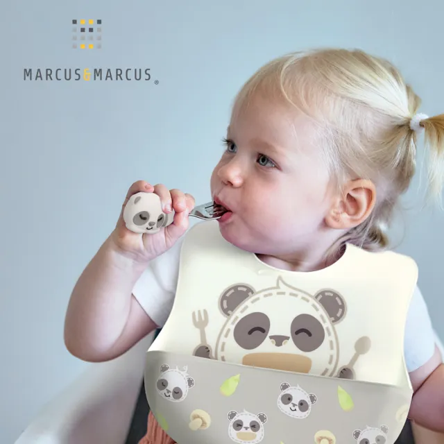 【MARCUS&MARCUS】幼兒學習餐具豪華5件組-貓熊款(圍兜+手握叉匙+吸盤碗含蓋+訓練杯+餐墊)