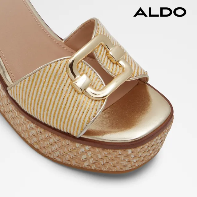 【ALDO】CARRABRIRIA-編織金飾造型厚底楔型涼鞋-女鞋(金色)
