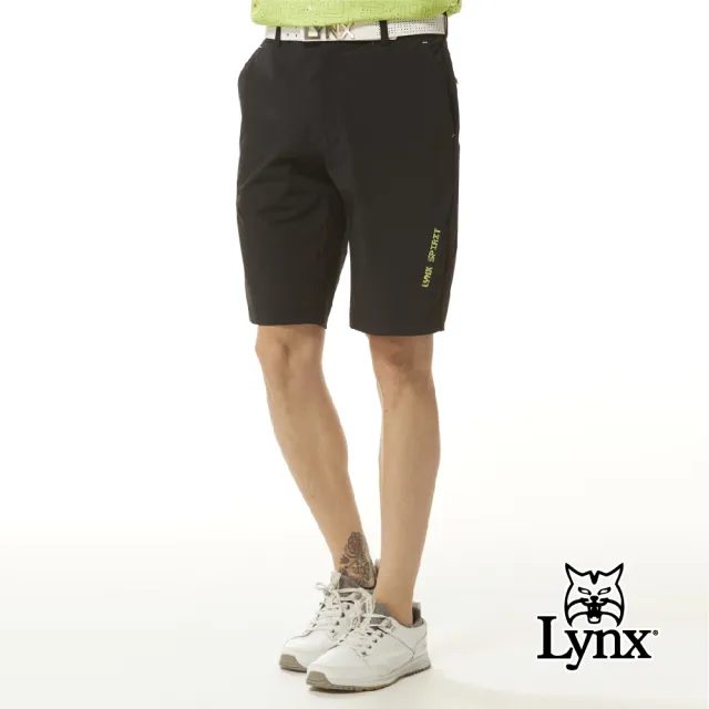 【Lynx Golf】男款防潑水四面彈性LOGO字樣鬆緊帶兩側配布拉鍊後口袋平口休閒短褲(二色)