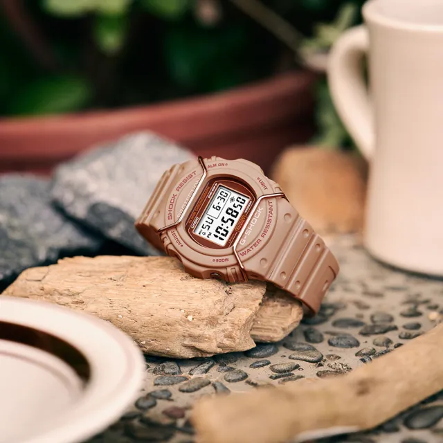 【CASIO 卡西歐】G-SHOCK 大地色系啞光金屬電子錶 開學禮 送禮 推薦(DW-5700PT-5)