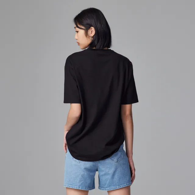 【Lee】出清品-女裝 短袖T恤 / 左胸藝術字體 共2色 季節性版型(LB302060848 / LB302060K11)