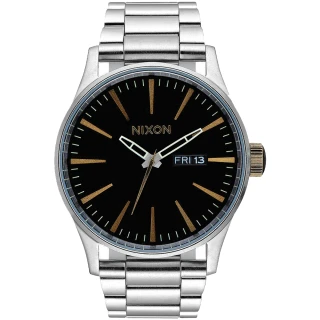 【NIXON】The SENTRY SS 復刻潮流都會休閒腕錶-黑x金字x銀(A3562222)