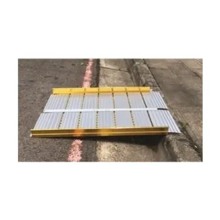 【通用無障礙】無障礙規劃施工 攜帶式 兩片折合式 鋁合金 斜坡板(長115cm、寬74cm)