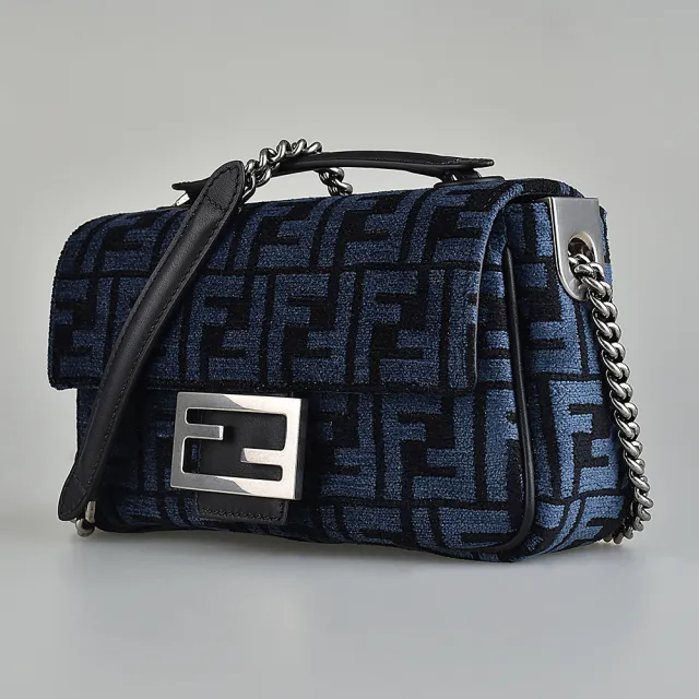 【FENDI 芬迪】FENDI Baguette Chain金屬LOGO絨布翻蓋磁釦式斜背/肩背包(中/海軍藍)