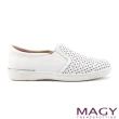 【MAGY 瑪格麗特】輕甜休閒時尚 素面造型洞洞牛皮平底鞋(白色)