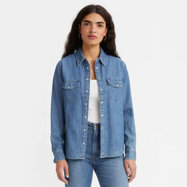 【LEVIS】女款 修身牛仔襯衫 / 精工淺藍水洗 / 質感珍珠扣 上衣 熱賣單品 16786-0017