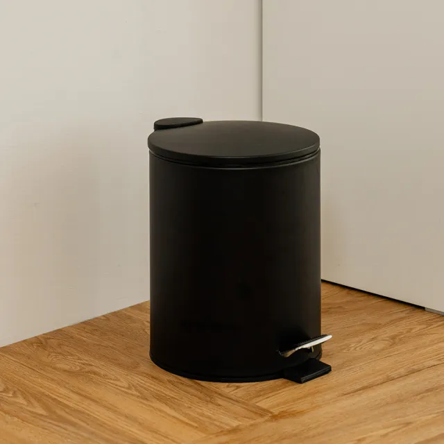 【ikloo 宜酷屋】簡約啞光磨砂腳踏式垃圾桶5L-2色可選(腳踏式/緩衝蓋/獨立內桶/垃圾桶/臥室垃圾桶)