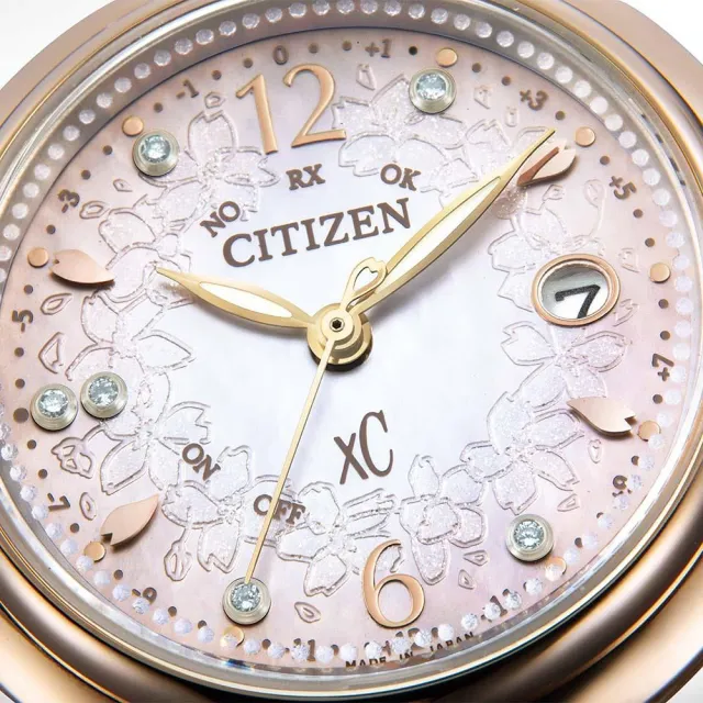 【CITIZEN 星辰】XC 限量櫻花鈦金屬 光動能全球電波鑽石女錶-29mm 送飾品收納包 開學(ES9467-62W)