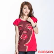 【BOBSON】女款抽象派臉譜短袖上衣(紅22119-13)