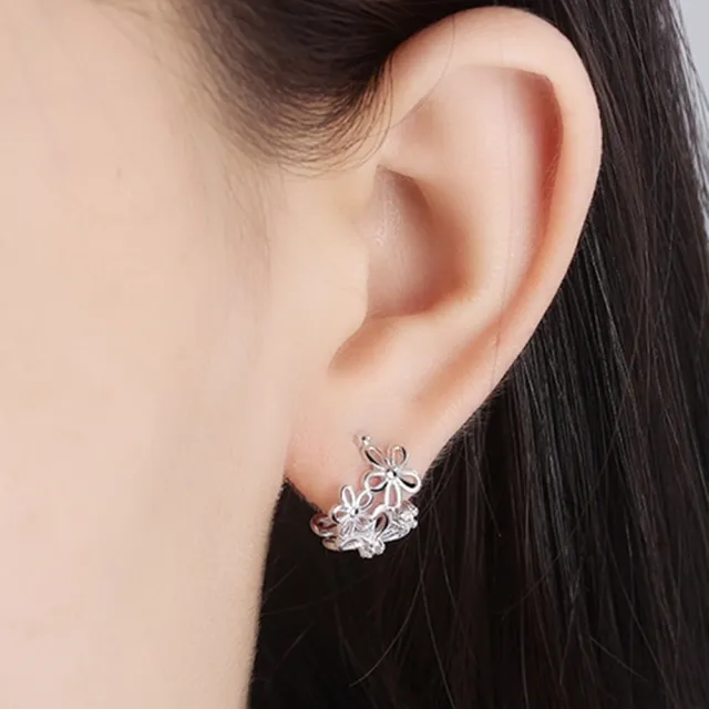 【Emi 艾迷】韓系優雅花園花瓣漫漫點鑽 鍍925銀 耳骨夾 耳環(耳骨夾)