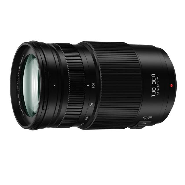 Panasonic 國際牌 LUMIX G VARIO 100-300mm F4.0-5.6 是一款專業望遠變焦鏡頭，適用於微四三片幅機型，焦距範圍 100-300mm，浮動光圈 f/4.0-5.6，提供 4.1°-12° 對角視角。支援遠距拍攝與高解析度影像，貨源為公司貨，規格以實際出貨為準。